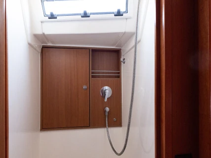 Wynajmij Żaglowiec z lub bez skippera Bavaria w Livorno