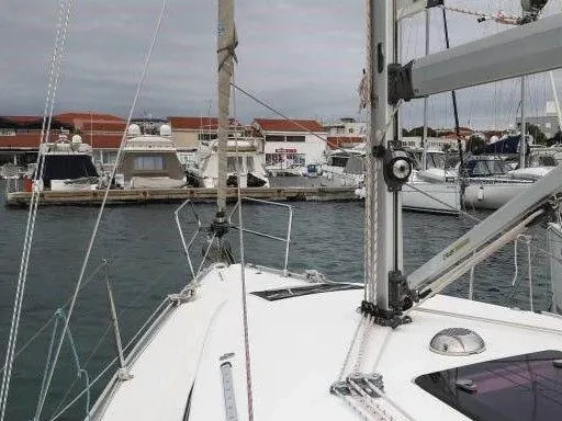 Bavaria Cruiser 32 między profesjonalistami a osobami prywatnymi w Punat