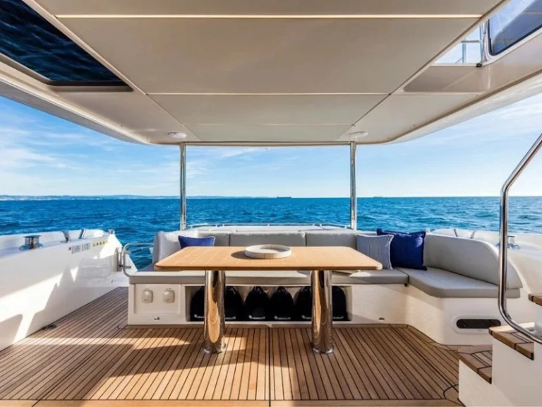 Wynajem Motorówka Absolute z patentem 