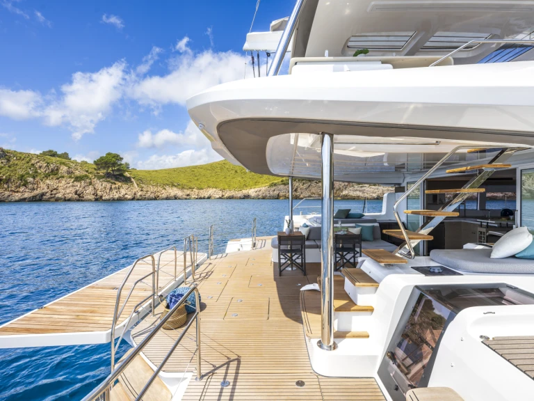 Wynajmij Lagoon Lagoon 60 w Olbia