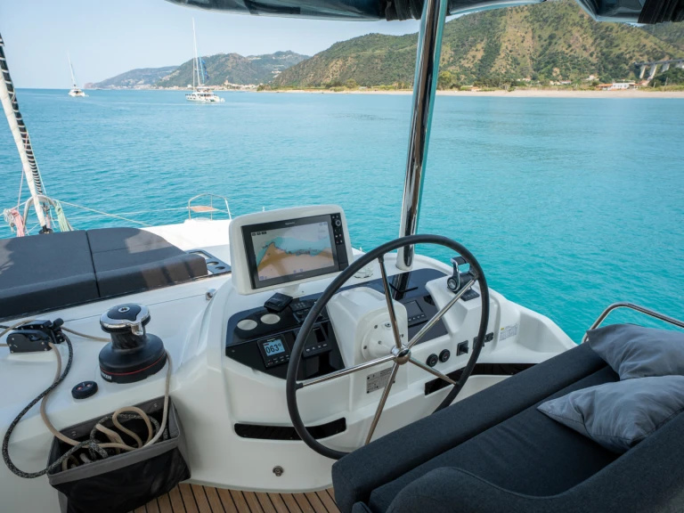 Katamaran do wynajmu w Castellammare del Golfo w najlepszej cenie