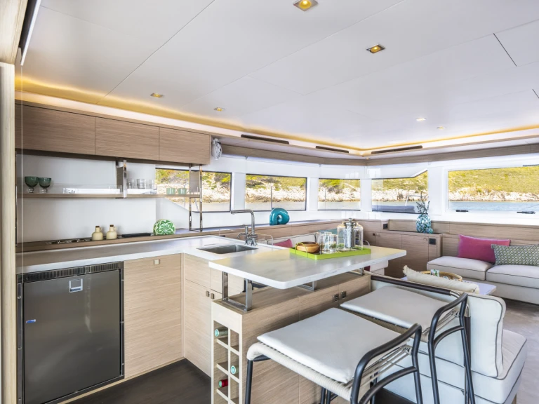 Wynajem łodzi Lagoon Lagoon 60 w Salerno na SamBoat 