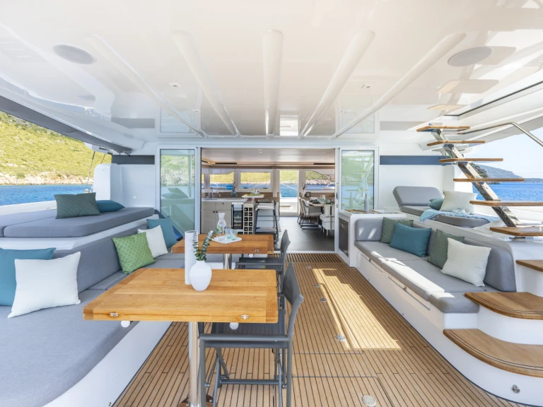 Wynajem Katamaran Lagoon z patentem 