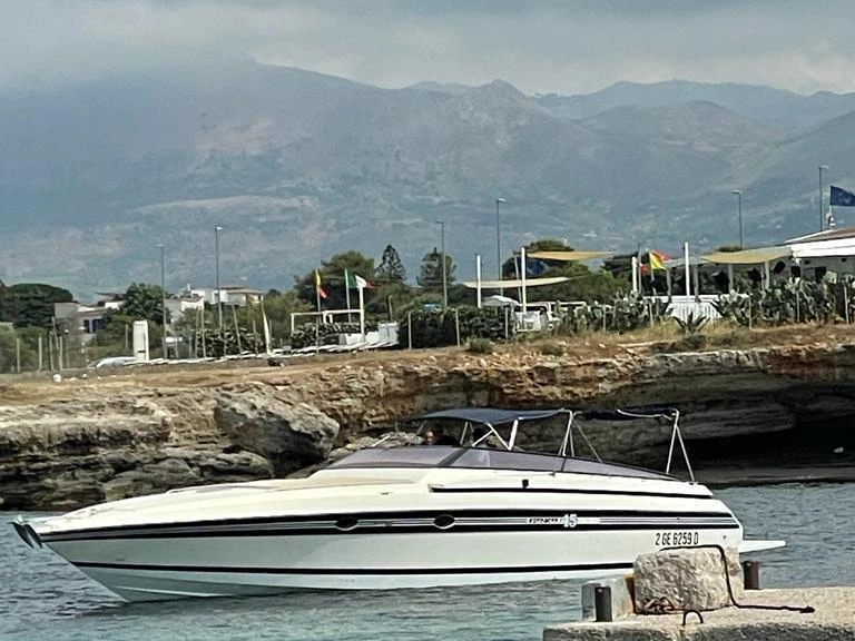 Wynajmij Motorówka z lub bez skippera Cherokee Yachts  w Lugano (District)