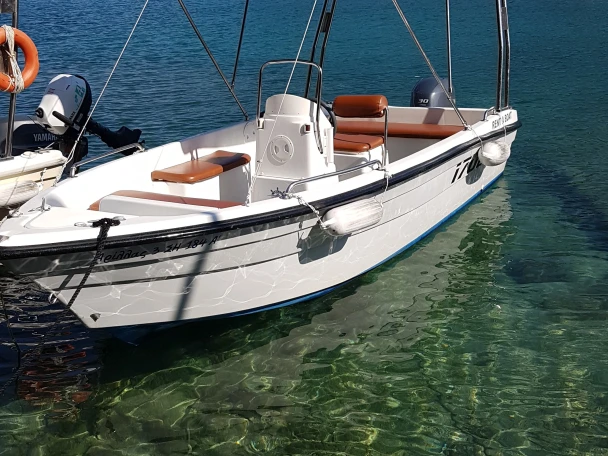 Motorówka do wynajmu w Aríllas w najlepszej cenie