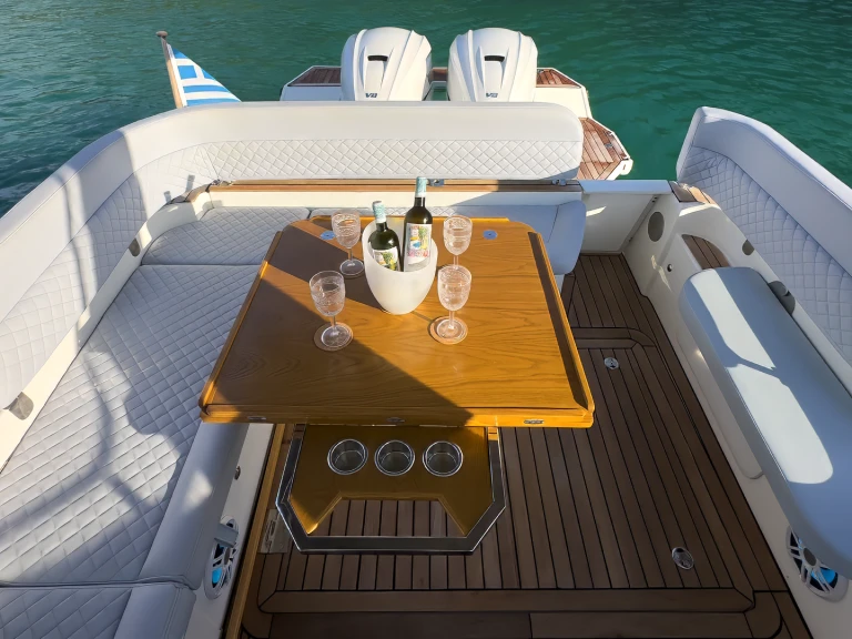 Wynajem Łódż półsztywna Dromor z patentem 