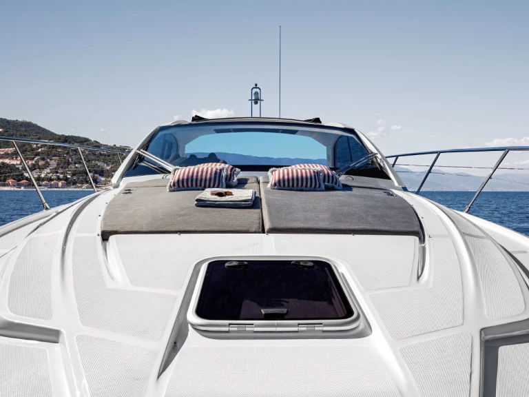 Wynajmij Azimut Azimut Atlantis 45 w Podstrana