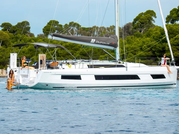 Wynajem Żaglowiec Dufour z patentem 