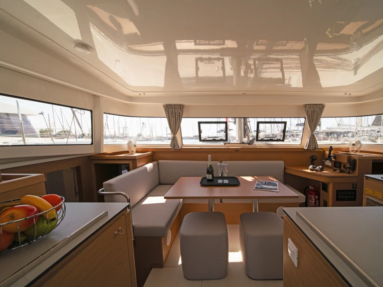 Wynajem łodzi Paros (wyspa) tanio Excess 11