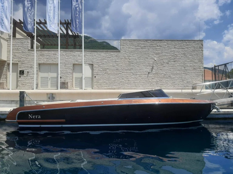 Motorówka do wynajmu w Portonovi w najlepszej cenie