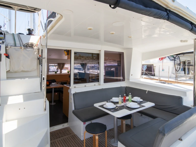 Wynajem łodzi Lagoon Lagoon 400 S2 w Lavrio na SamBoat 