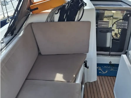 Wynajem Żaglowiec Jeanneau z patentem 