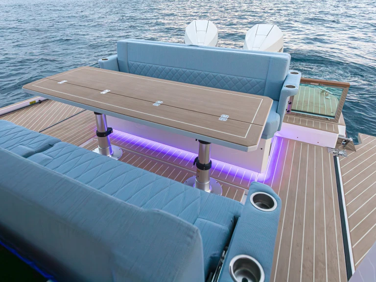 Wynajem Motorówka Saxdor z patentem 