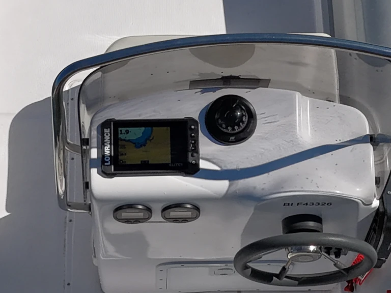 Wynajmij Łódż półsztywna z lub bez skippera Capelli w Galéria