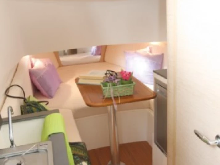 Wynajmij Łódż półsztywna z lub bez skippera Capelli w Trapani