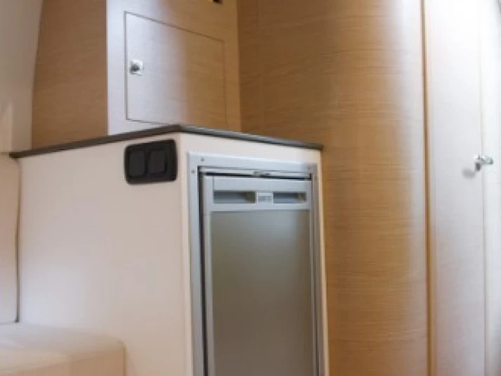 Wynajem Łódż półsztywna Capelli z patentem 