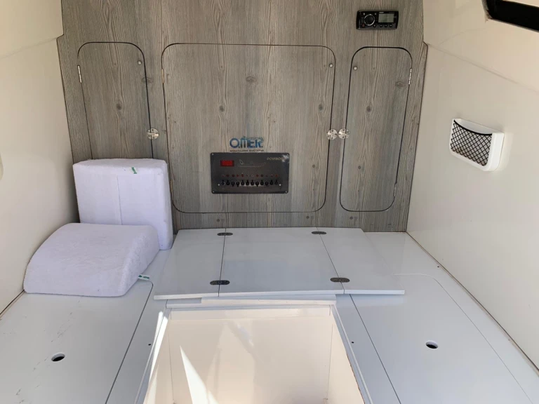 Wynajem łodzi Neapol tanio One Way 100