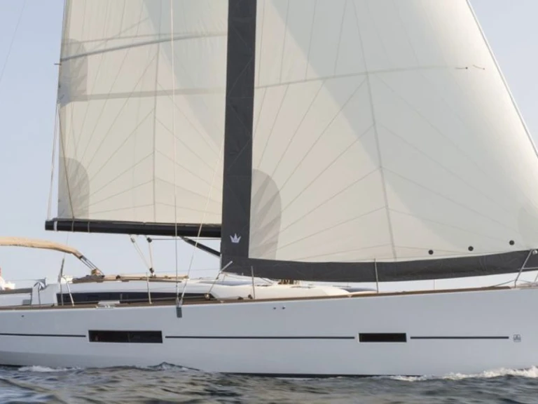 Wynajmij Dufour Dufour 520 Grand Large w La Seyne-sur-Mer