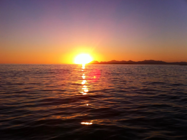 Wynajmij Motorówka z lub bez skippera Jeanneau w Antibes