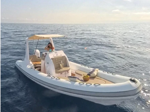 Antares Giglio 65 między profesjonalistami a osobami prywatnymi w Rapallo