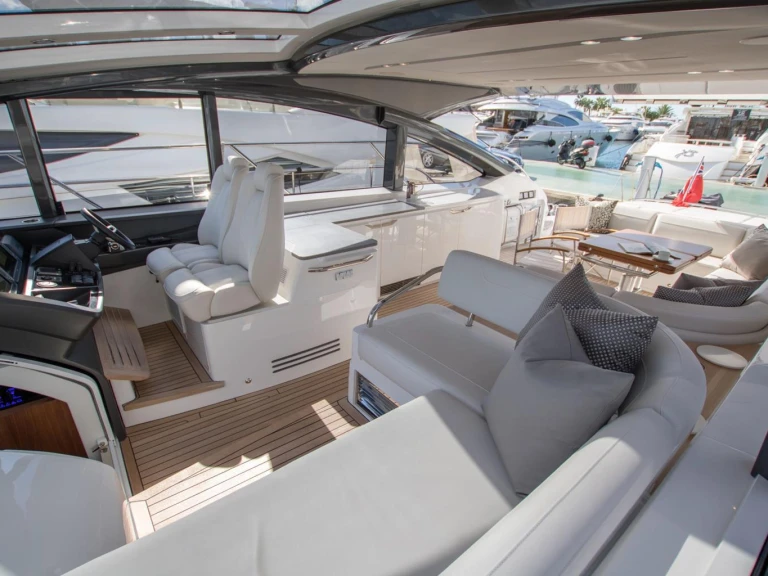 Wynajem w Marina Botafoch- Princess Princess V58 na SamBoat