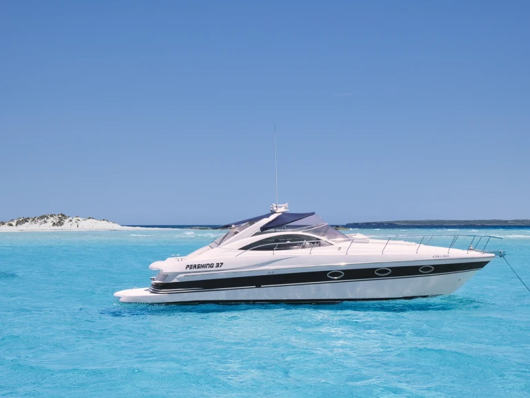 Wynajem Motorówka Pershing z patentem 