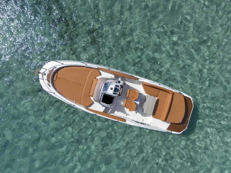 Sessa Marine Sessa Key Largo 27 między profesjonalistami a osobami prywatnymi w Ibiza Town