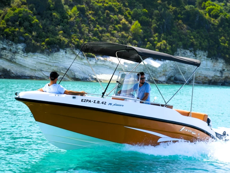 Wynajem Motorówka w Psaroú - Nireus Ω53