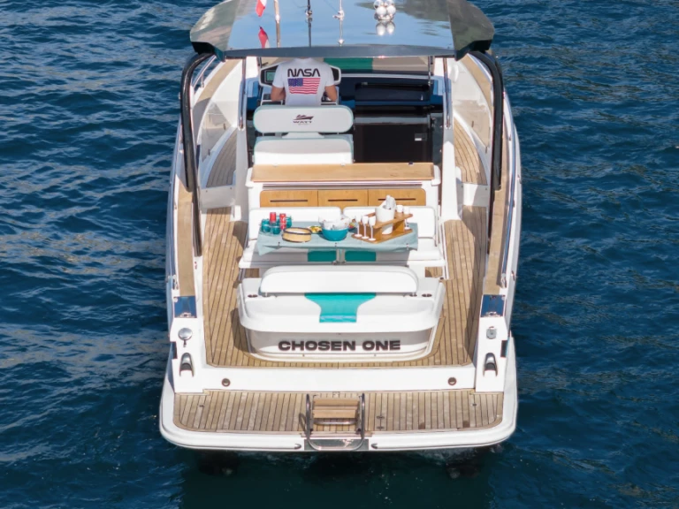 Wynajem Motorówka italyure z patentem 