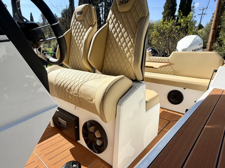 Wynajmij Łódż półsztywna z lub bez skippera Mazziena w Korfu