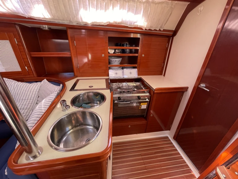 Wynajem Żaglowiec w Genova - Hanse Hanse 411