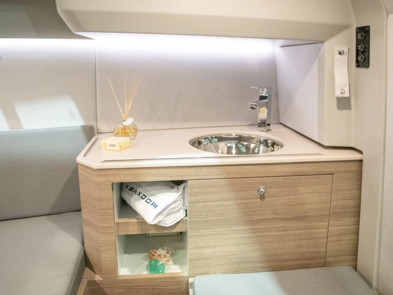 Wynajem Motorówka Saxdor z patentem 