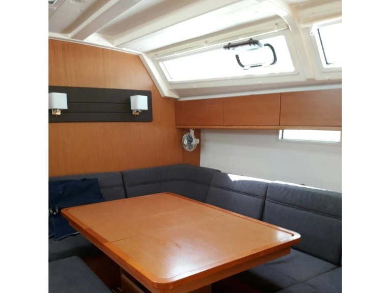 Żaglowiec do wynajmu w Lefkáda w najlepszej cenie