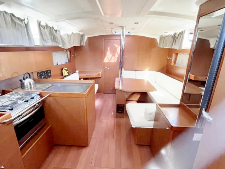 Wynajmij Żaglowiec z lub bez skippera Bénéteau w Perigiali