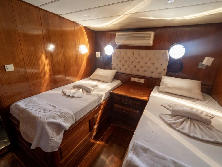  Gulet Queen Lila między profesjonalistami a osobami prywatnymi w Fethiye