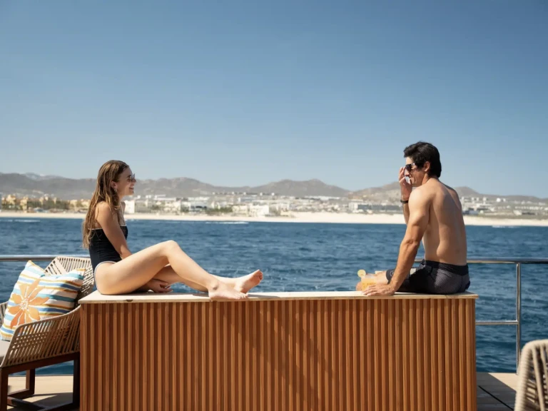 Wynajem Motorówka Custom Made z patentem 