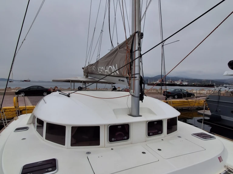 Wynajmij Lagoon 410 w Paros Port