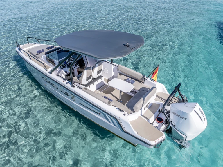 Wynajem Motorówka Axopar z patentem 