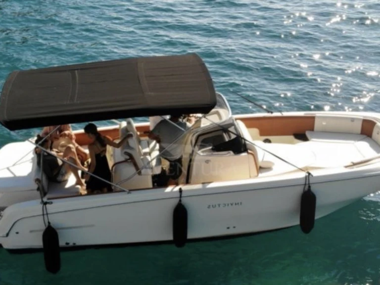 Wynajmij Motorówka z lub bez skippera Invictus  w Palma de Mallorca