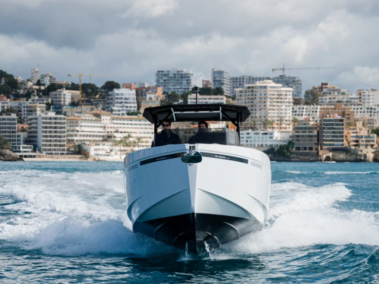 Wynajem Motorówka De Antonio z patentem 