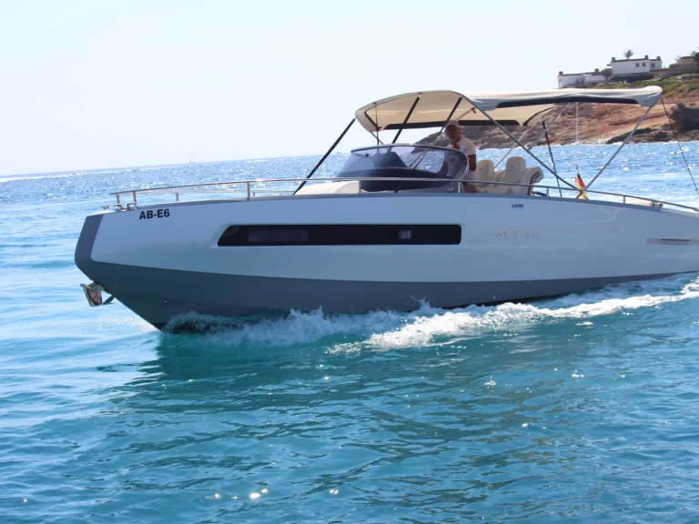 Motorówka do wynajmu w El Toro w najlepszej cenie