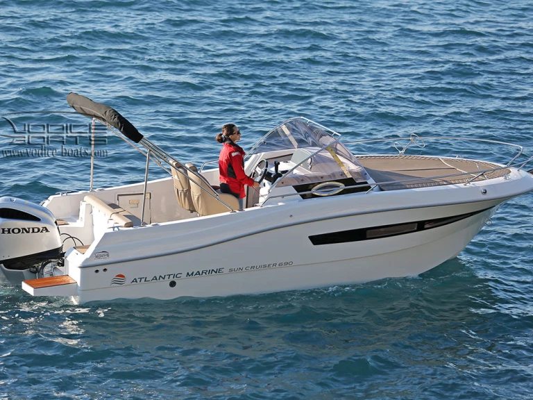 Wynajem Motorówka w Sibenik - Atlantic 690 sun cruiser