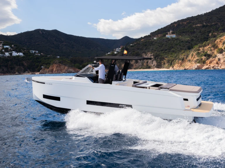 Wynajmij De Antonio D32 w Marina Botafoch