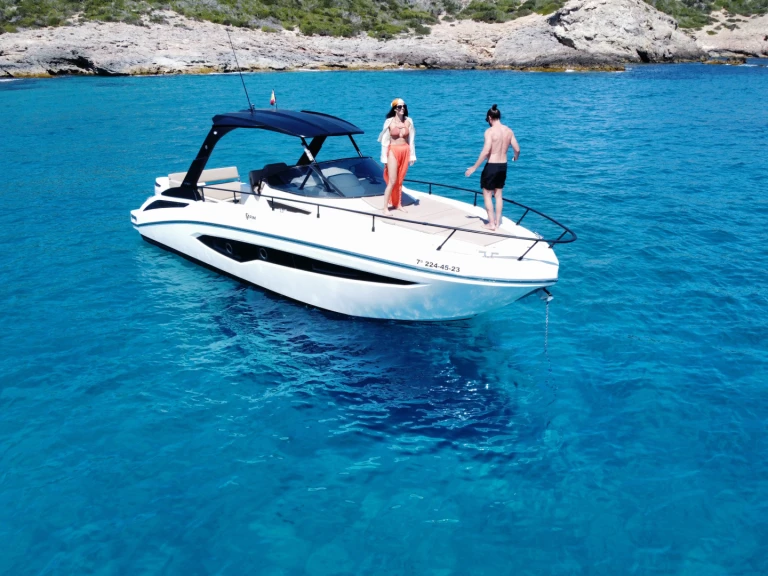 Wynajmij FIM Regina 34 w Marina Botafoch