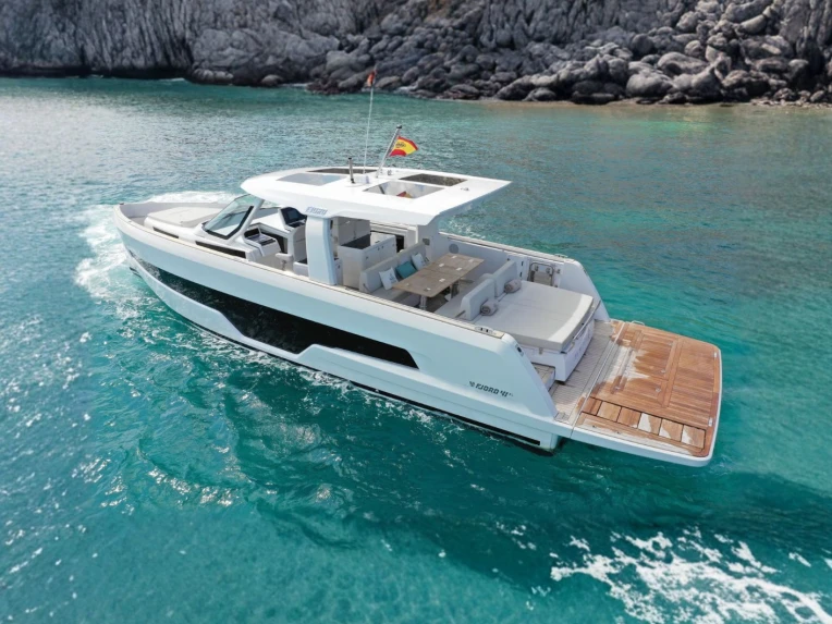 Wynajem Motorówka Fjord z patentem 