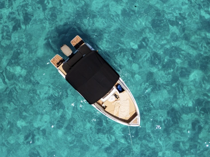 Cattleya X6 między profesjonalistami a osobami prywatnymi w s'Estanyol de Migjorn