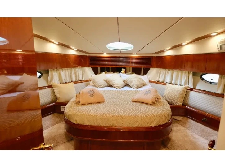 Wynajem Motorówka w Provincia di Messina - Fairline Fairline 55 Fly