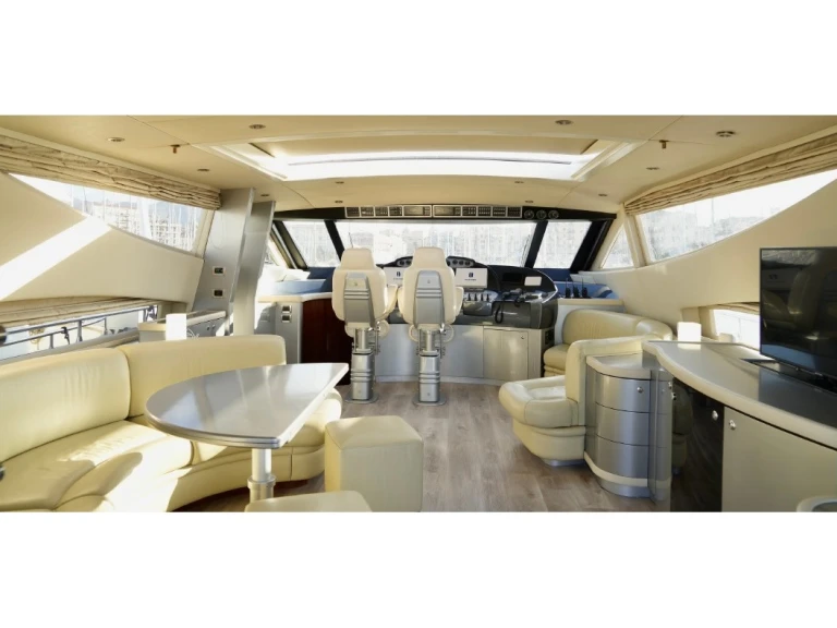 Bayliner Alfamarine 78 HT między profesjonalistami a osobami prywatnymi w Marsala