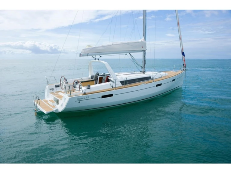 Wynajmij Żaglowiec z lub bez skippera Bénéteau w Cagliari