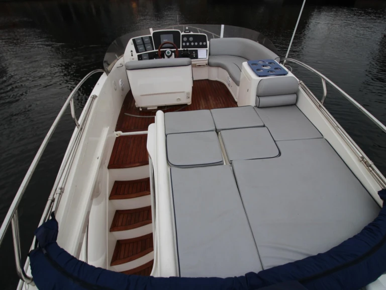 Wynajem łodzi Menton tanio T47